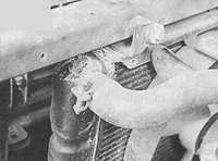  Проверка герметичности шлангов и вытекания жидкостей Peugeot 406