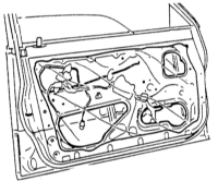  Снятие и установка обивки двери Mazda 323