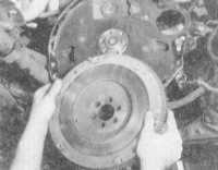  Снятие и установка маховика/приводного диска Mitsubishi Galant