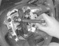  Снятие и установка рулевого колеса Mitsubishi Galant