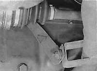  Приемная выхлопная труба на моделях с двигателем SOHC Opel Vectra A