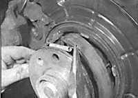  Замена тормозных колодок ручного тормоза Opel Vectra B