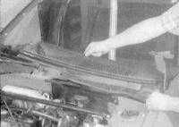  Снятие и установка мотора стеклоочистителя и тяги Renault Megane